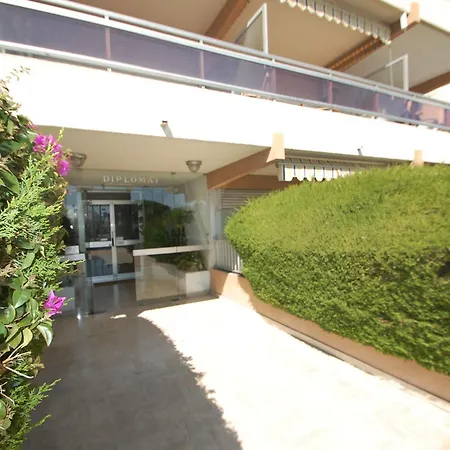 Renove Face Avec Terrasse, Clim, Wifi Et Proche Commodites A - Fr-1-196-167 *